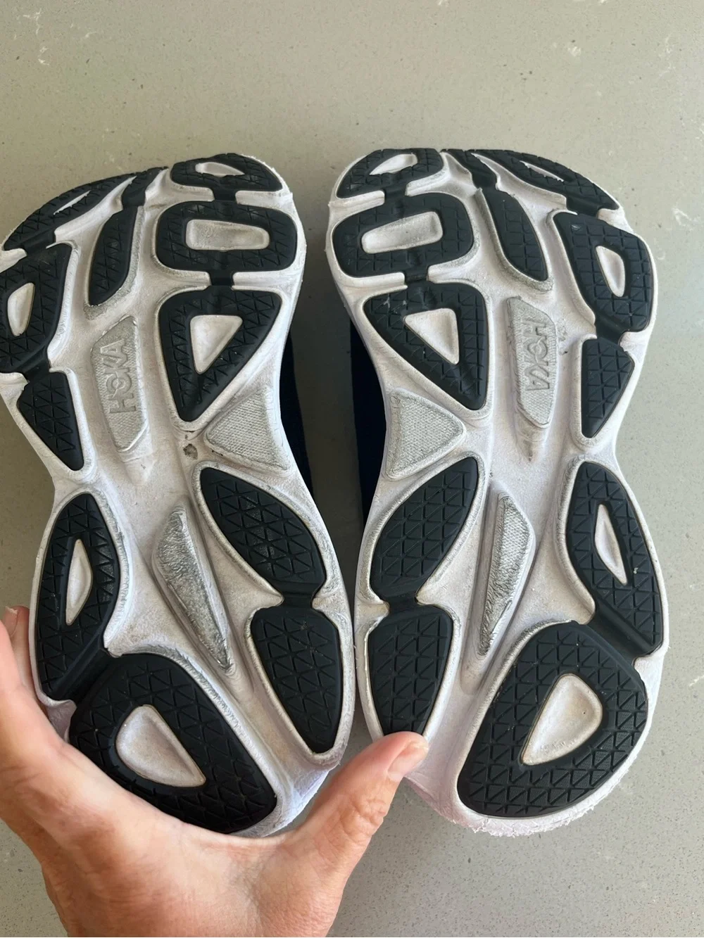 Hoka One One Bondi 8 Women’s Running Shoes Black White 10 B